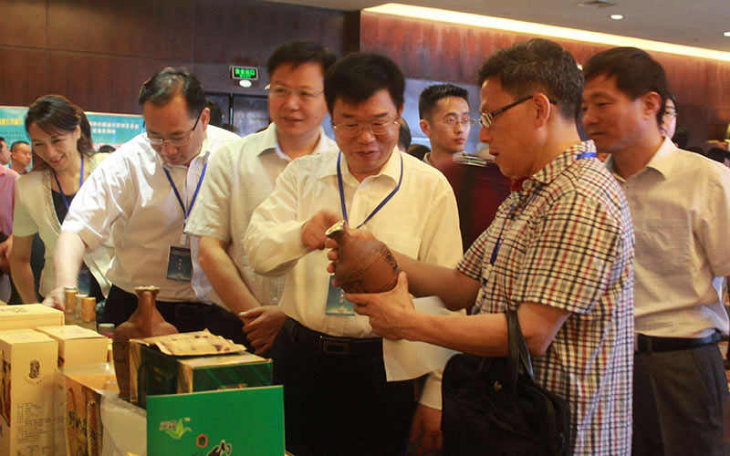 2015年鄂桂糧食產(chǎn)銷合作洽談會(huì)暨湖北糧油精品展示推介會(huì) 恒貿(mào)茶油公司